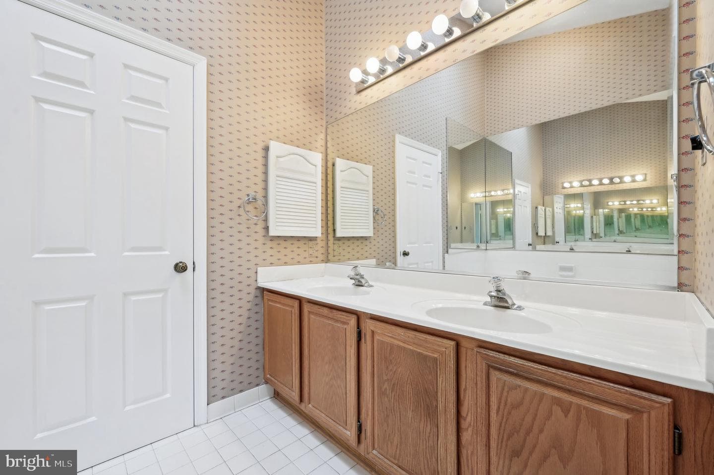 14112 Oxford Drive photo 22