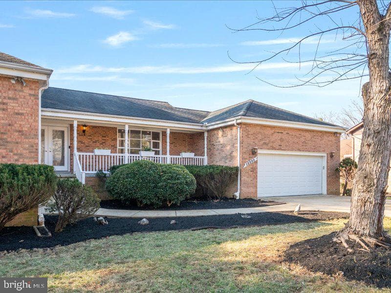 12225 Hollybank Drive photo 4