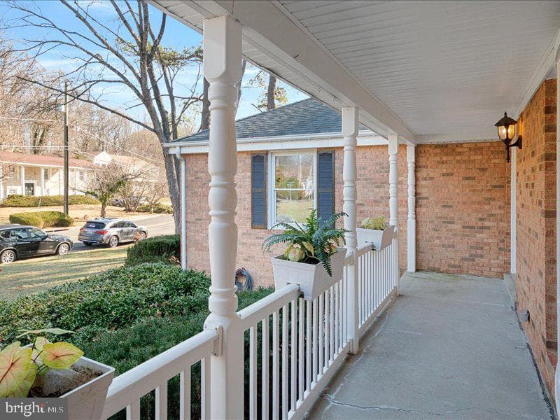12225 Hollybank Drive photo 5