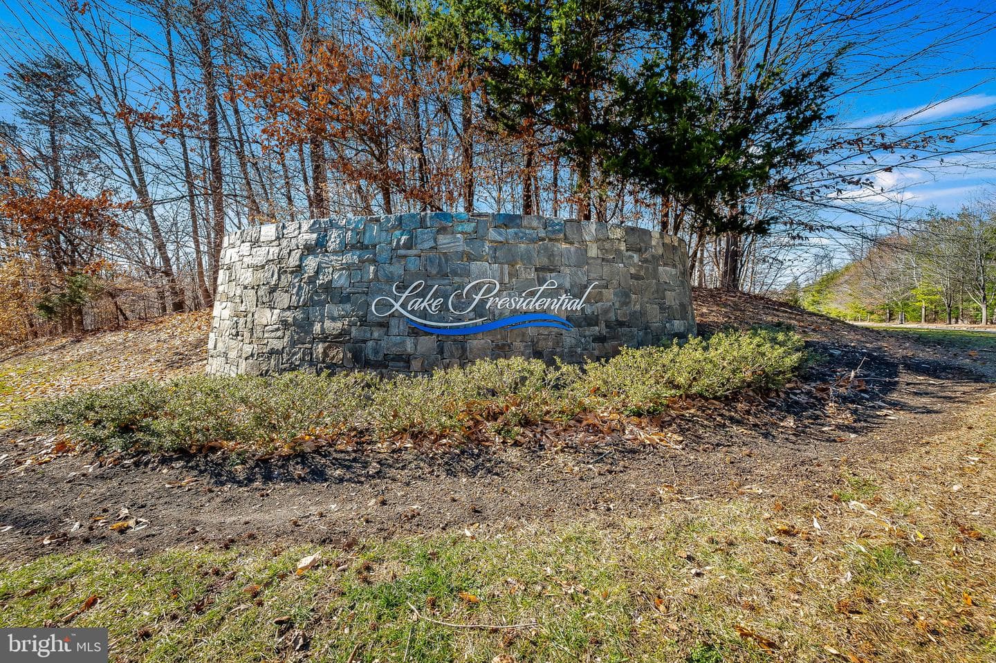 3840 Effie Fox Way photo 2