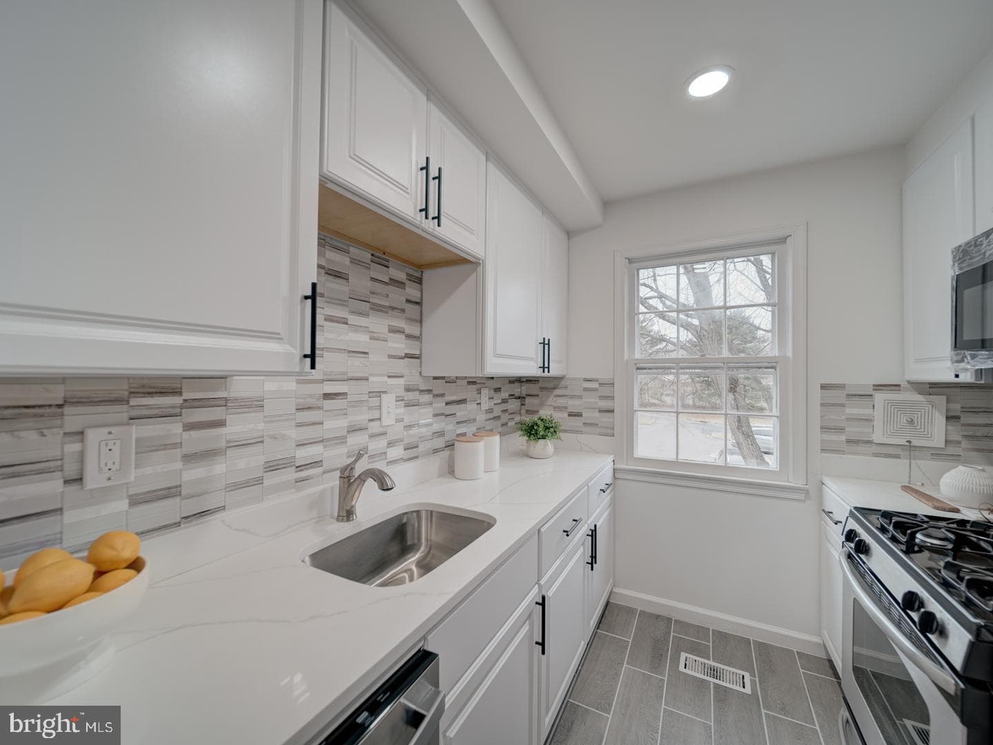 89 Watkins Park Drive #45 photo 34