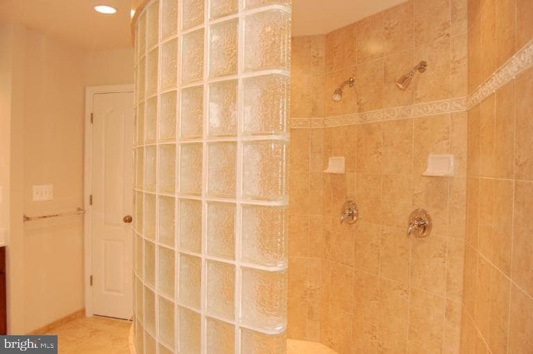 15305 Glastonbury Way photo 7