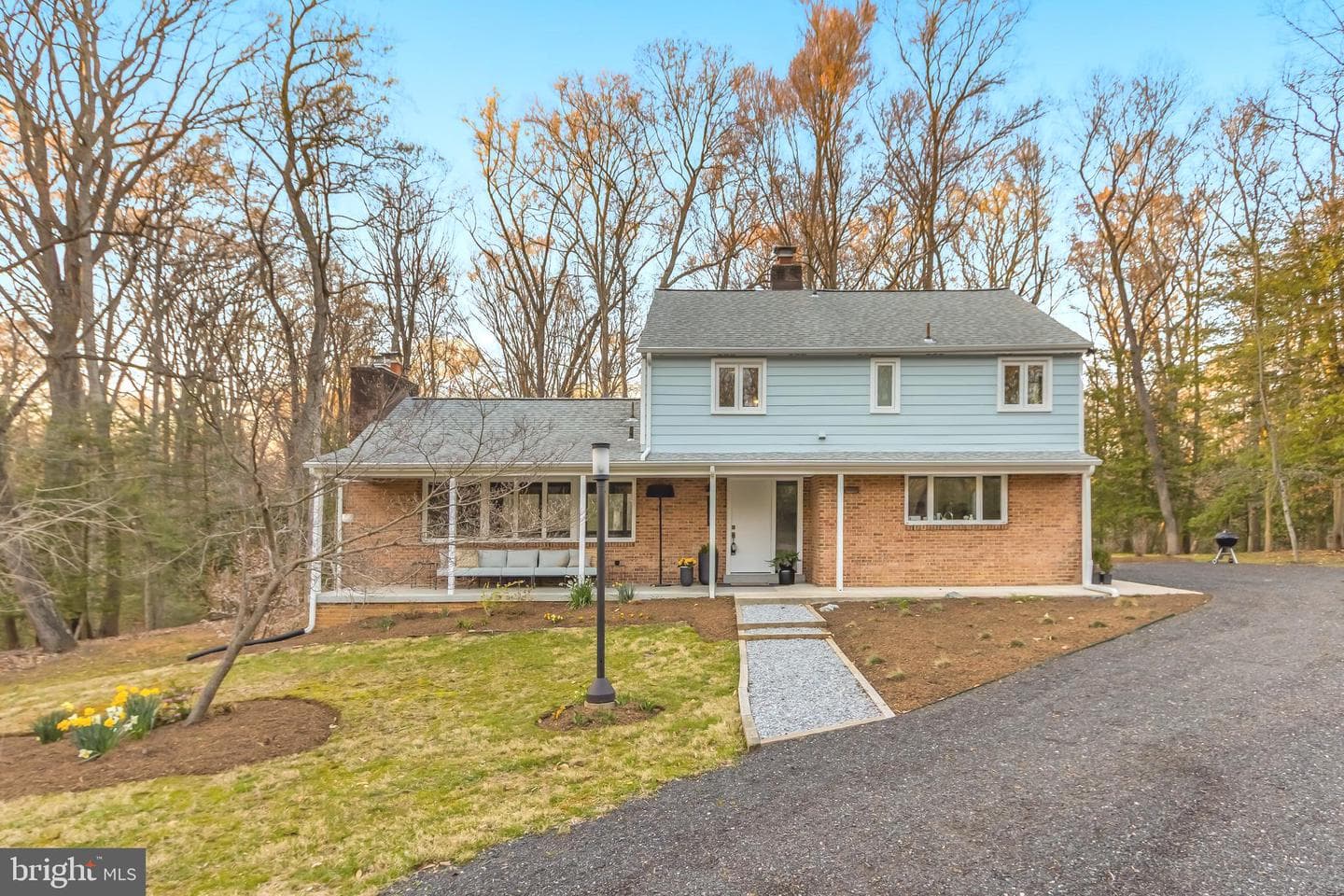2810 Colonial Road photo 2