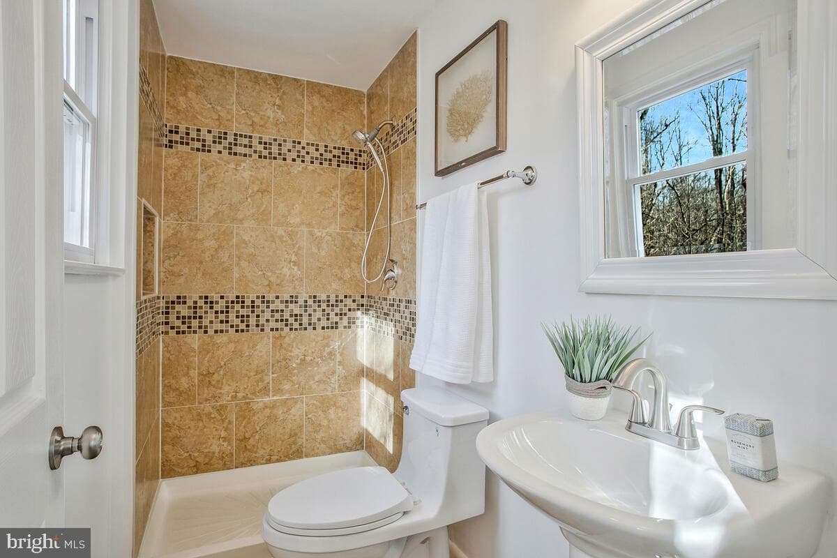 11609 Tyre Street photo 24