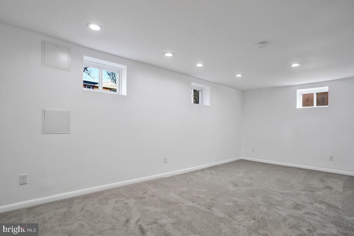 11609 Tyre Street photo 39
