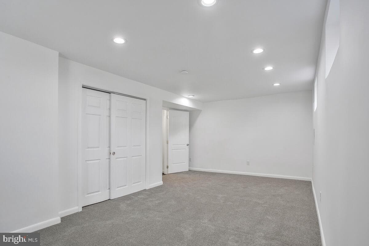 11609 Tyre Street photo 40