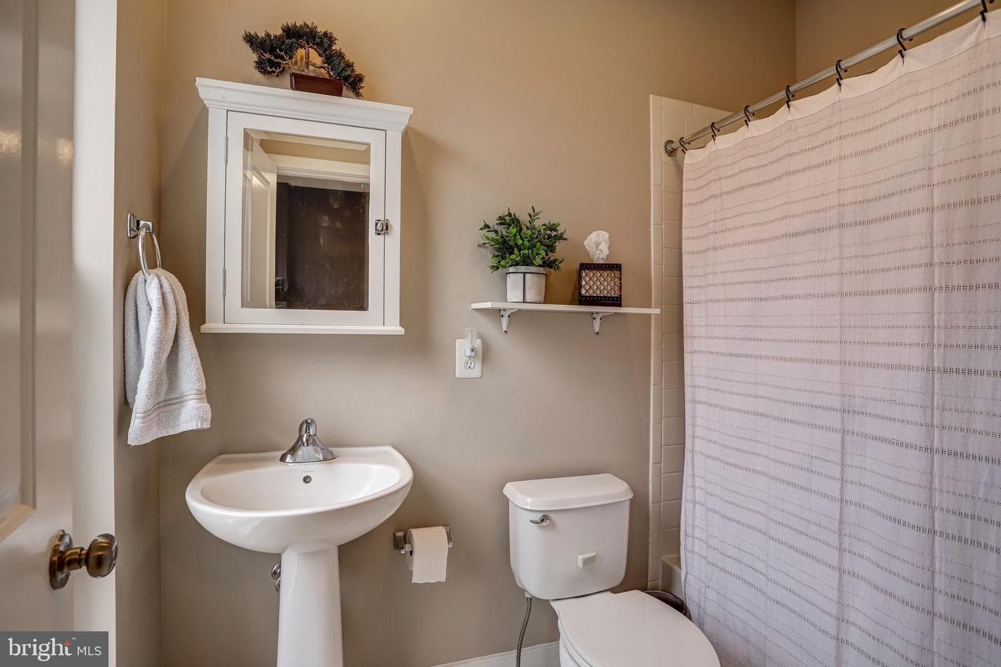 5507 44th Avenue photo 38