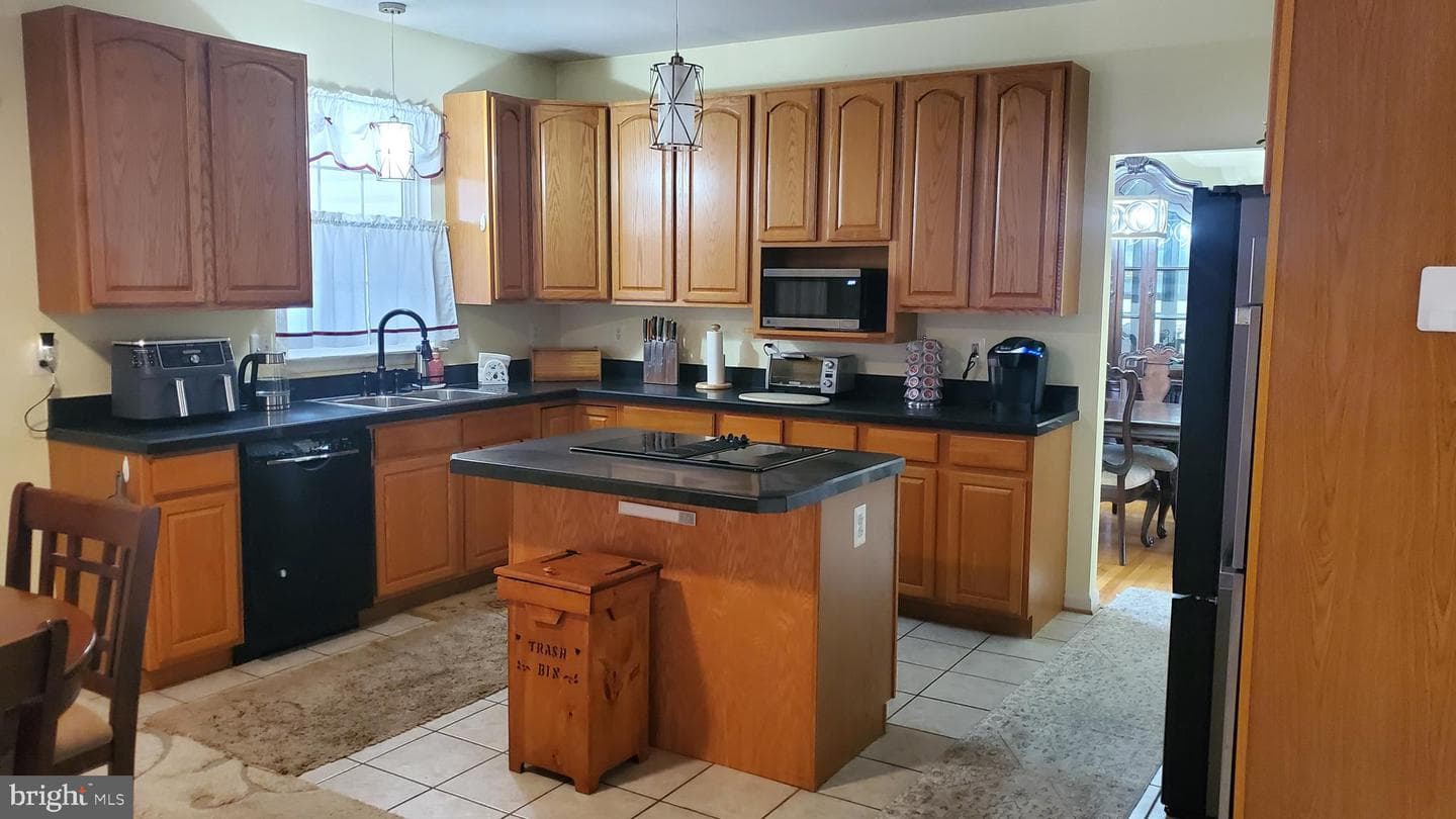 2106 Ardleigh Court photo 4