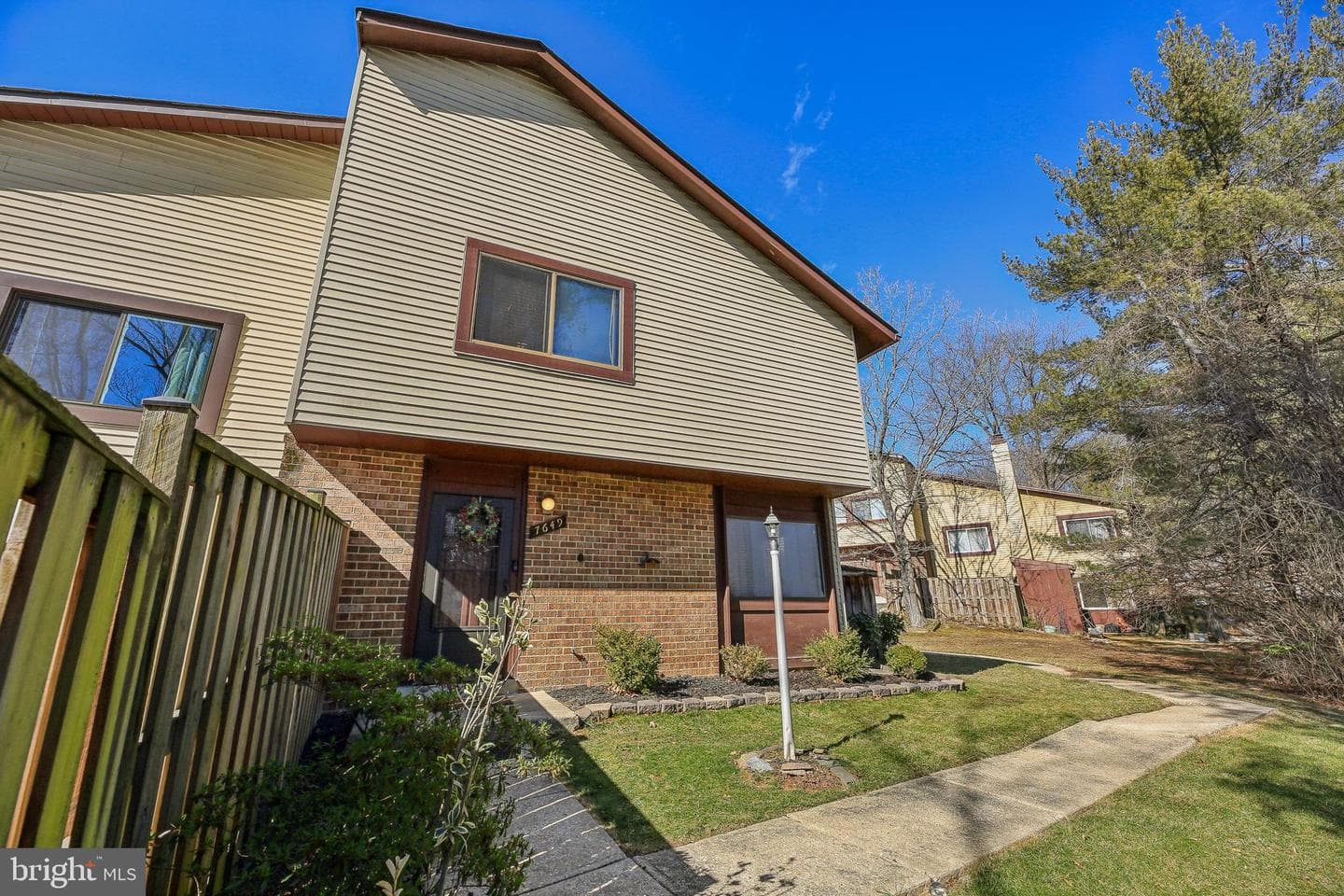 7649 Woodbine Drive photo 2