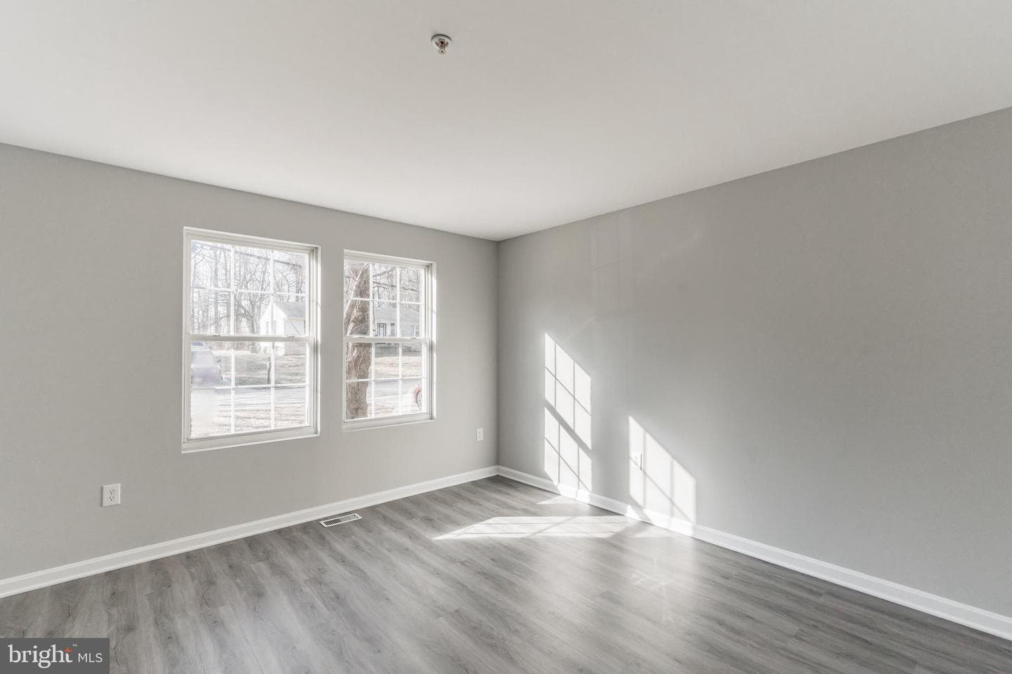9948 Elm Street photo 10