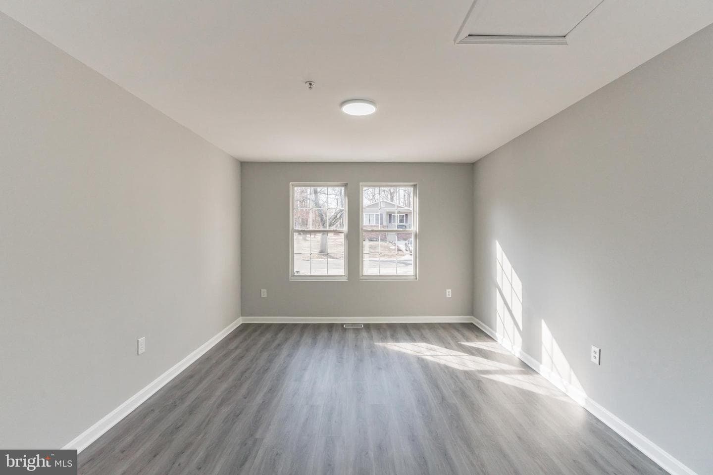 9948 Elm Street photo 24