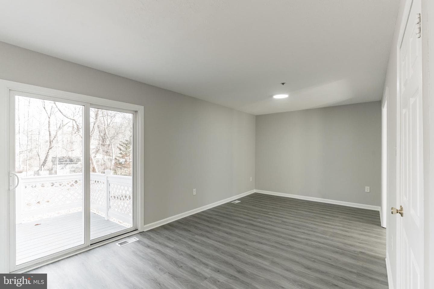 9948 Elm Street photo 25