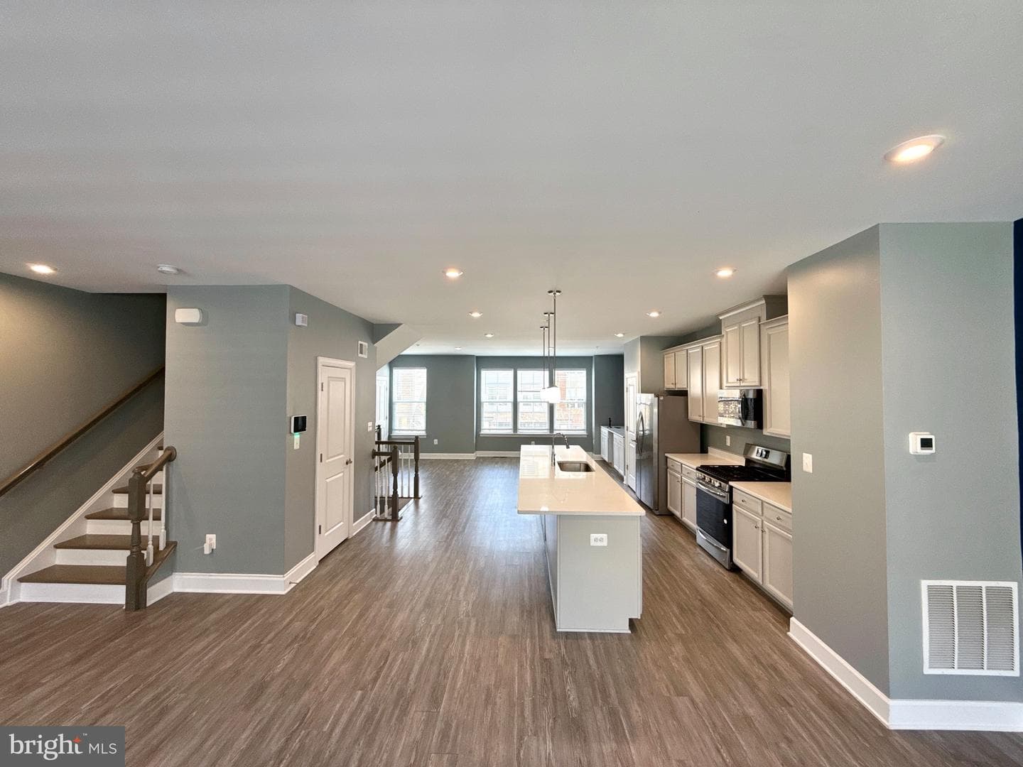 9508 Capital Lane photo 10