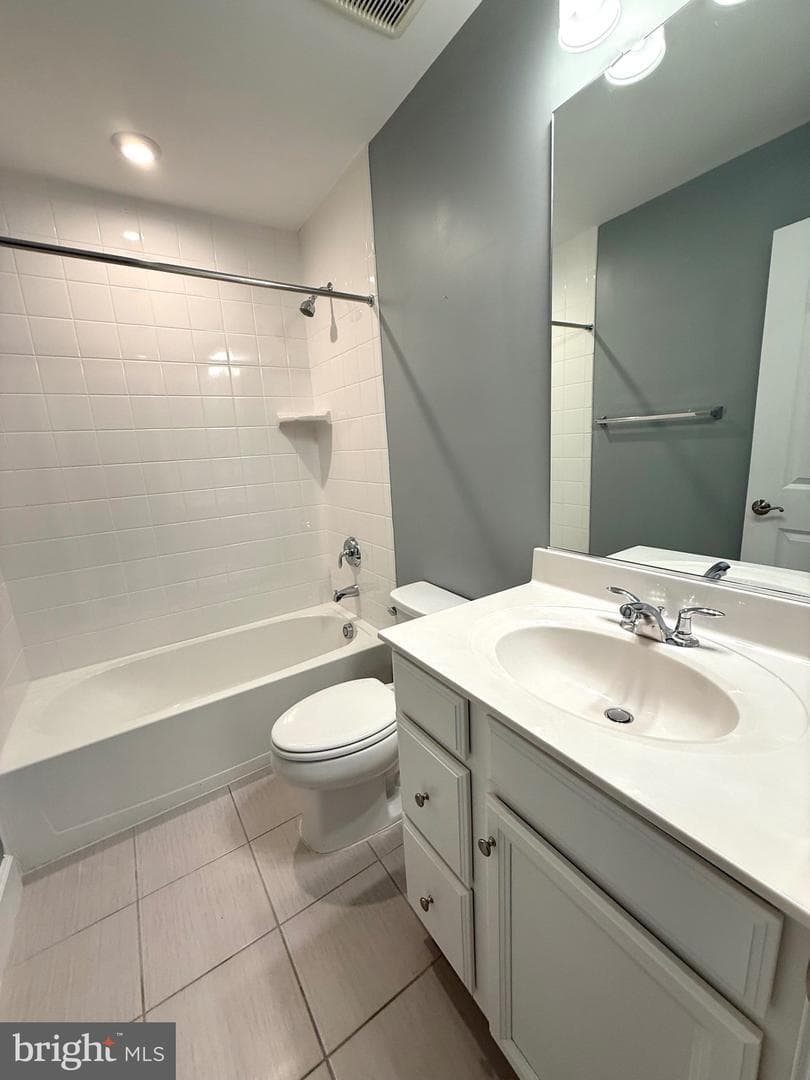 9508 Capital Lane photo 15