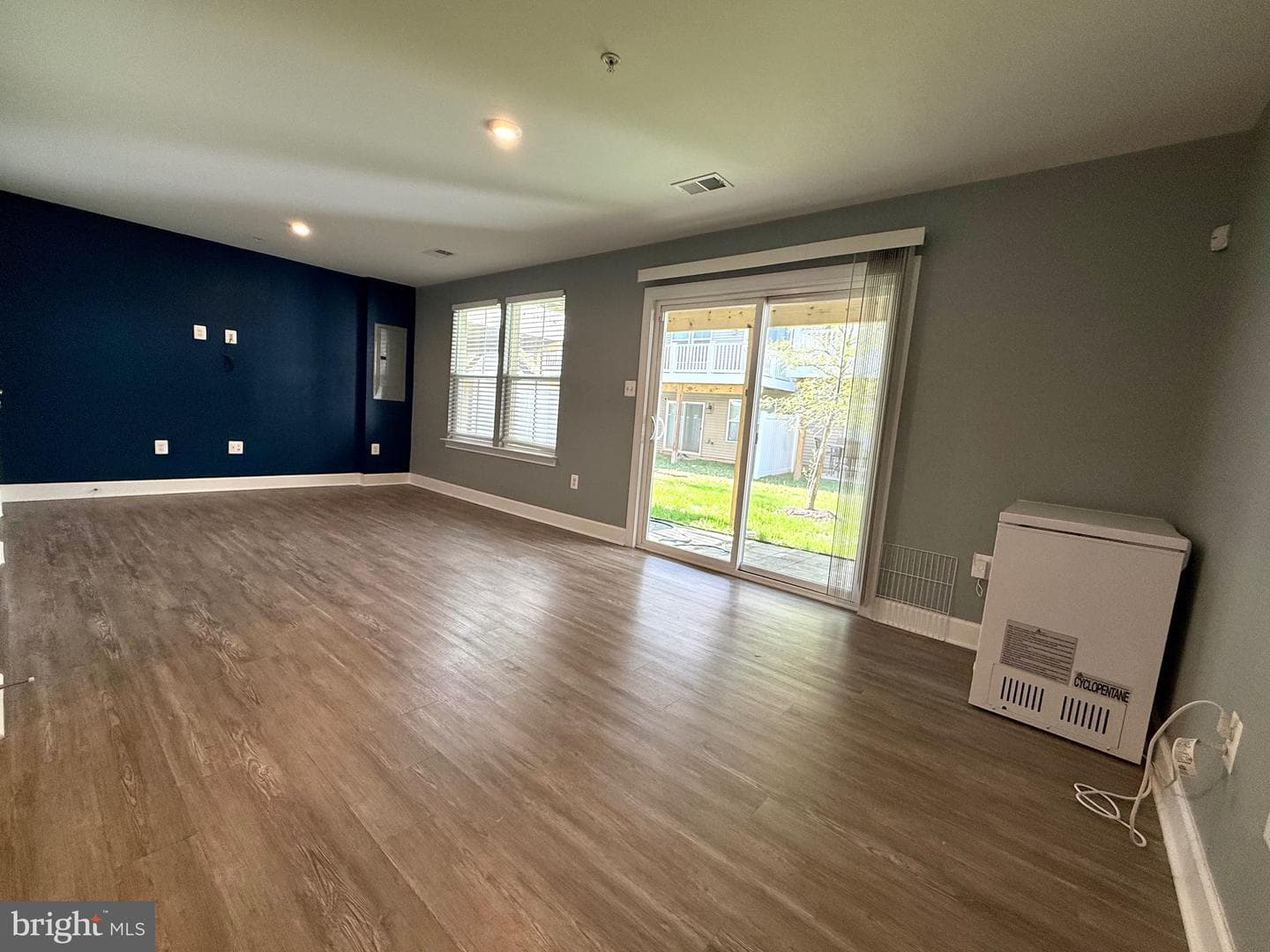 9508 Capital Lane photo 17