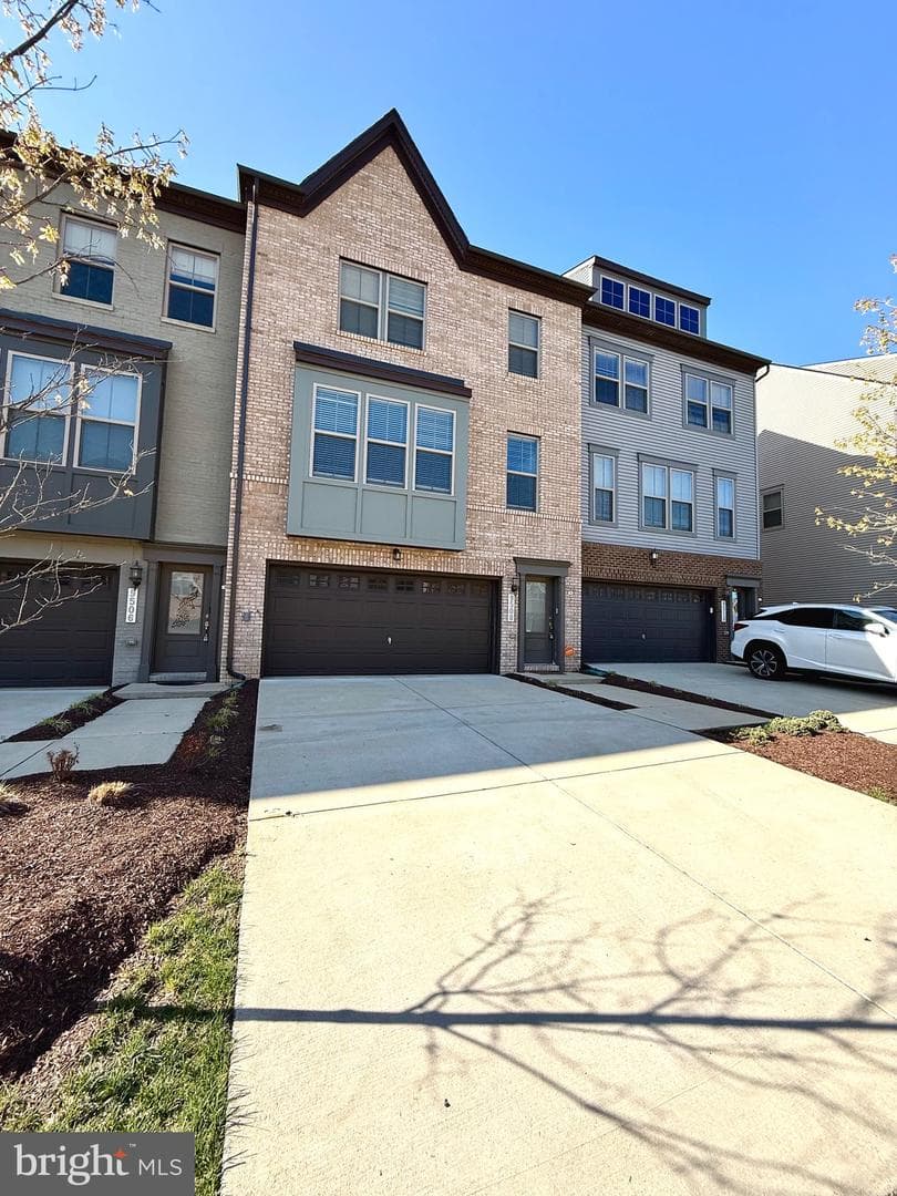 9508 Capital Lane photo 4