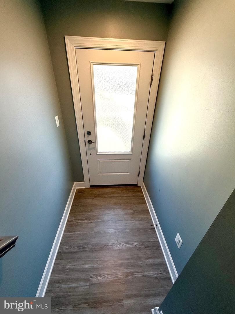 9508 Capital Lane photo 5