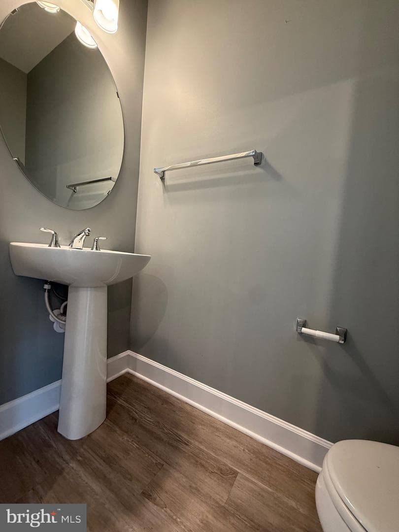9508 Capital Lane photo 7