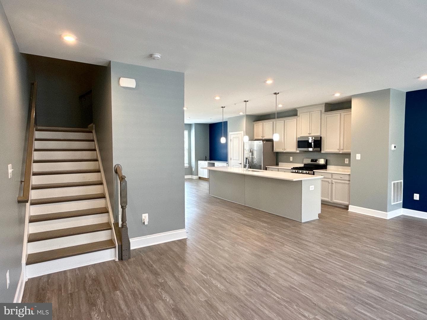 9508 Capital Lane photo 9