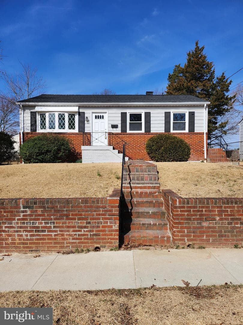 3902 Thornwood Road photo 1