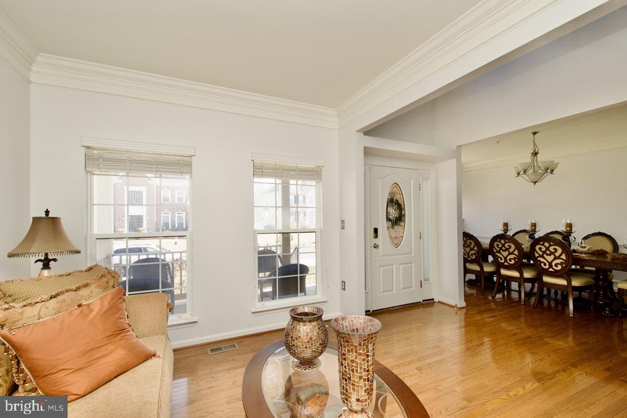 9705 Dunn Court photo 8