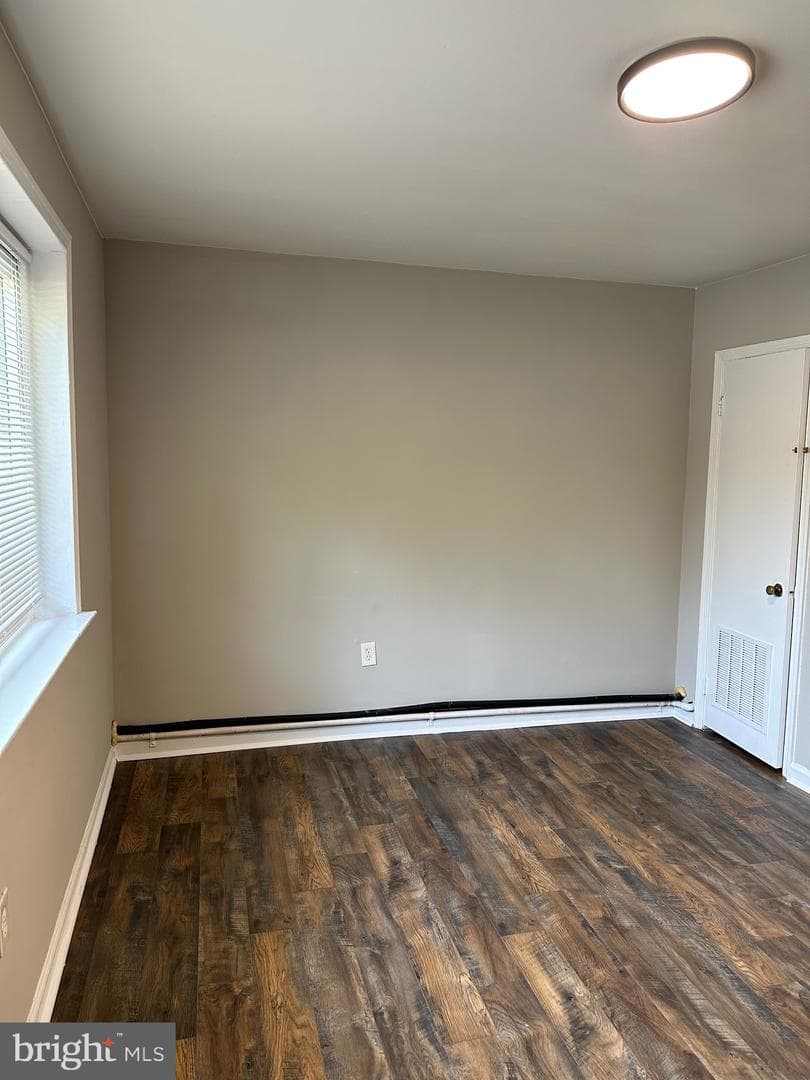 1805 Addison Road S photo 21