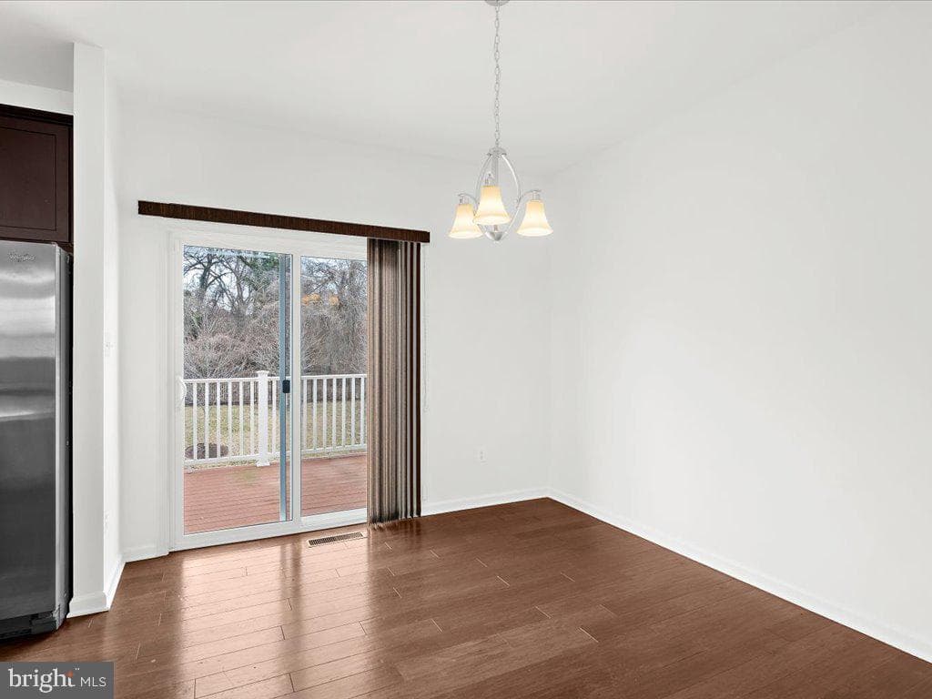 520 Victorianna Drive photo 18