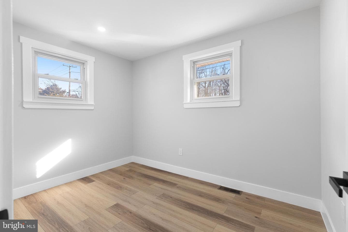6620 Pine Grove Drive photo 11