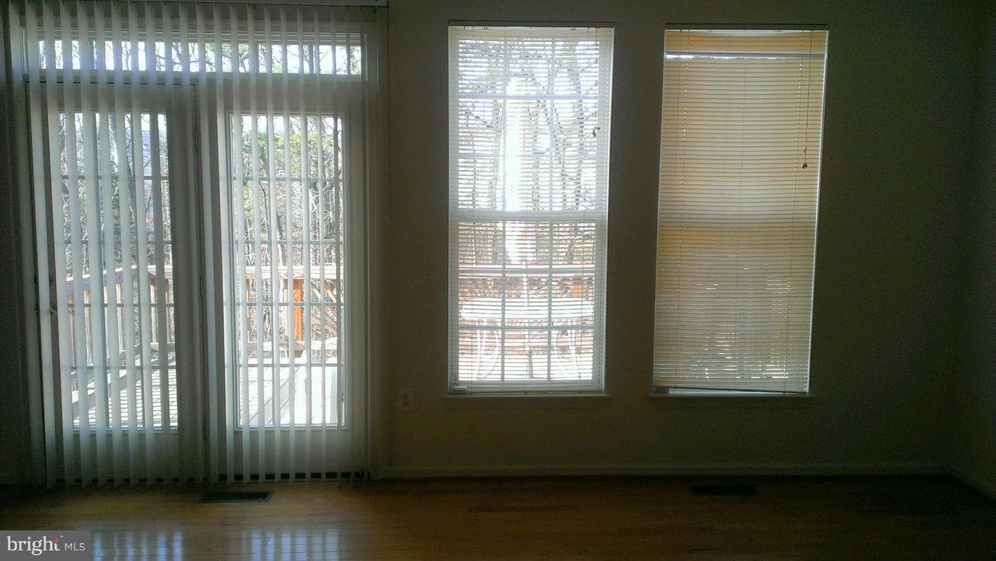 6605 Landing Way photo 2