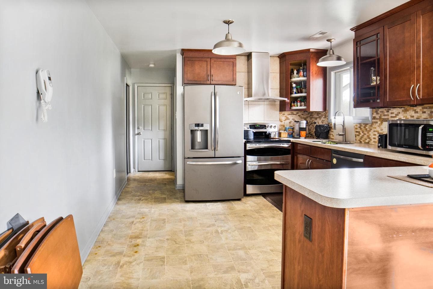 12323 Lanham Severn Road photo 6