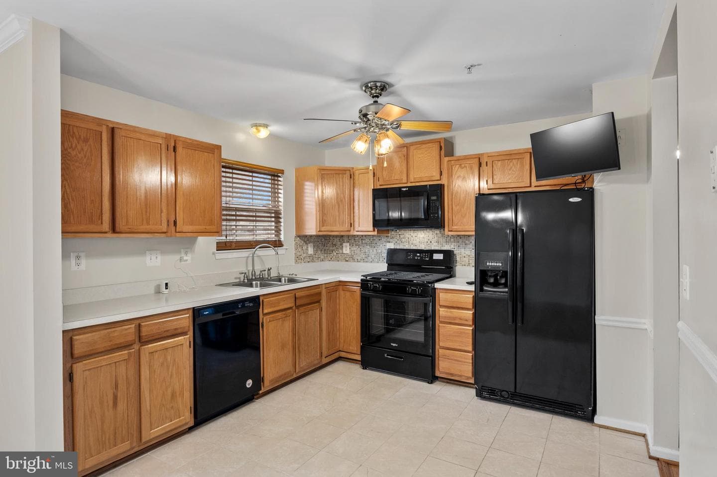 3525 Portal Avenue photo 10