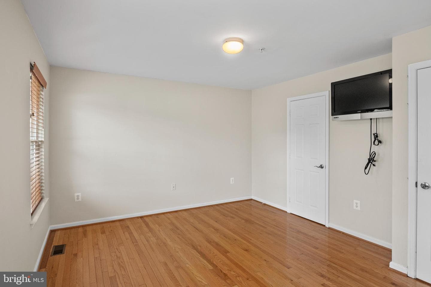 3525 Portal Avenue photo 14