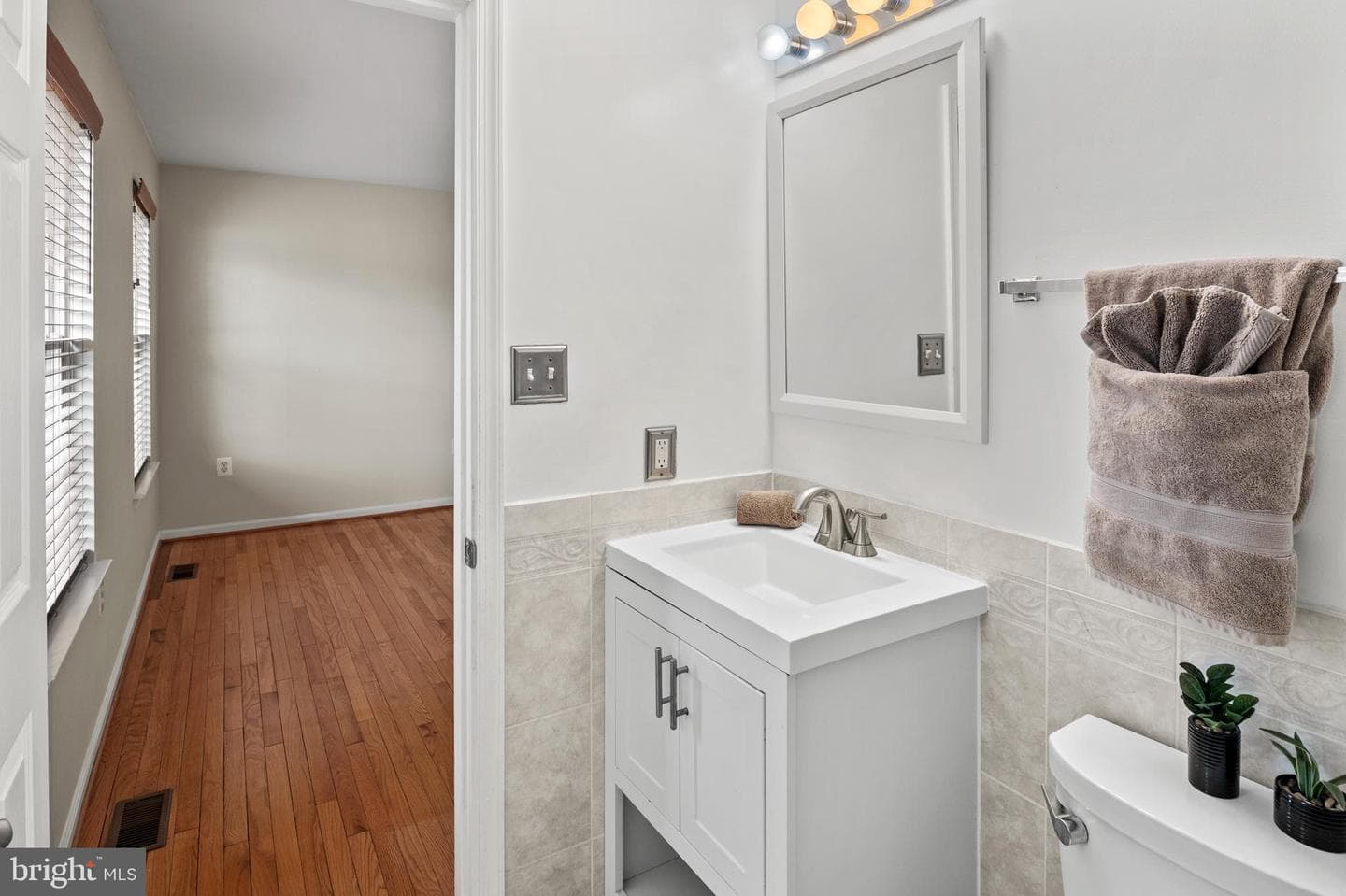 3525 Portal Avenue photo 17
