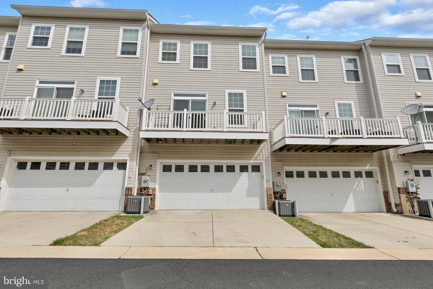 10610 Eastland Circle photo 15