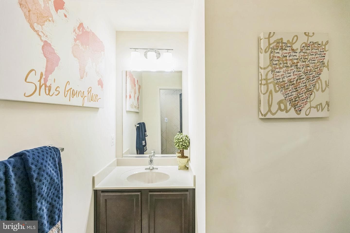 10610 Eastland Circle photo 24