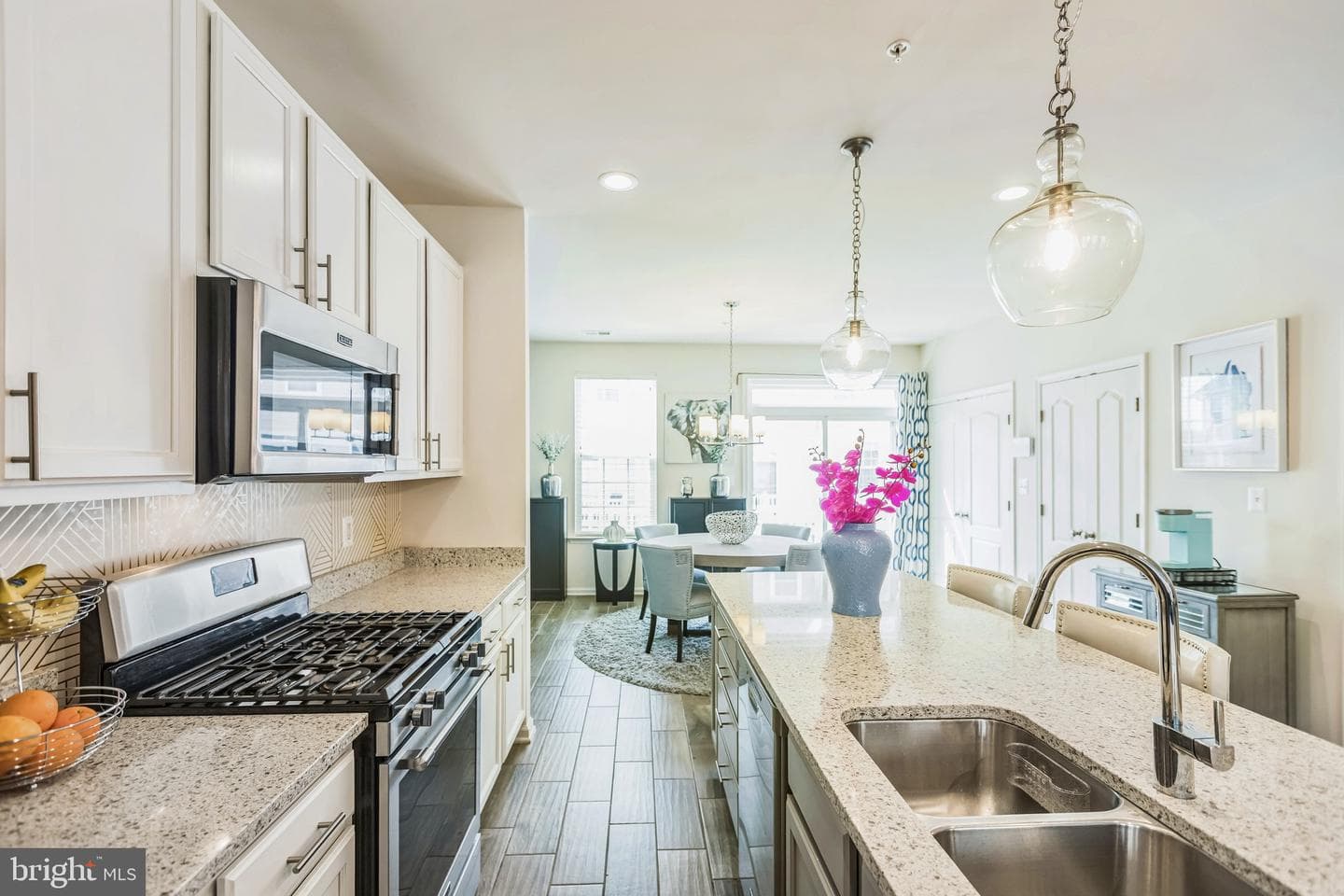 10610 Eastland Circle photo 5