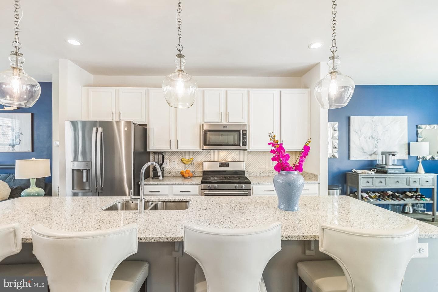 10610 Eastland Circle photo 6