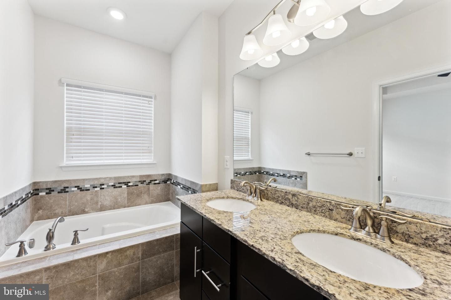 5310 Smiths Cove Lane photo 20