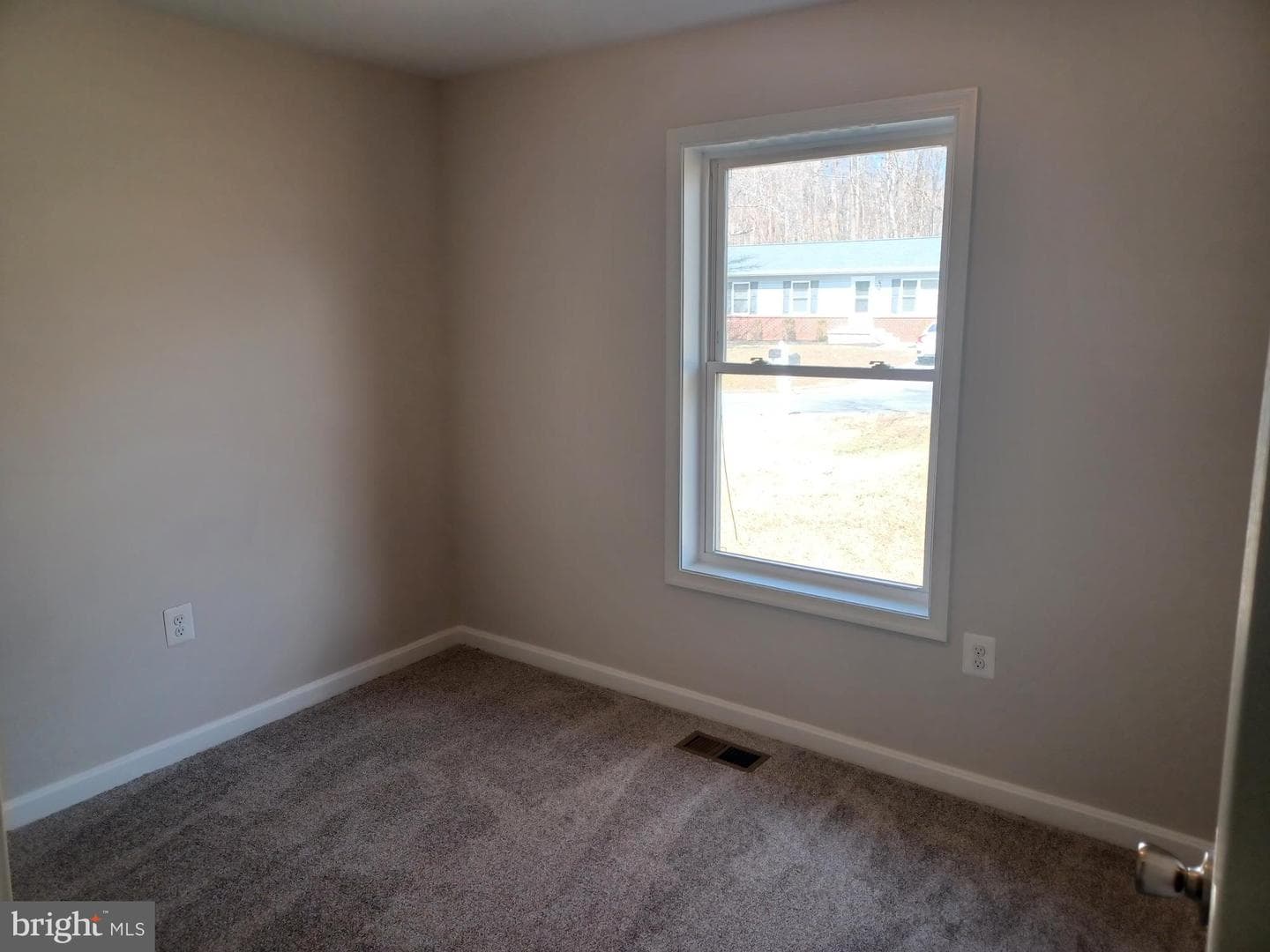 15205 Peerless Avenue photo 19