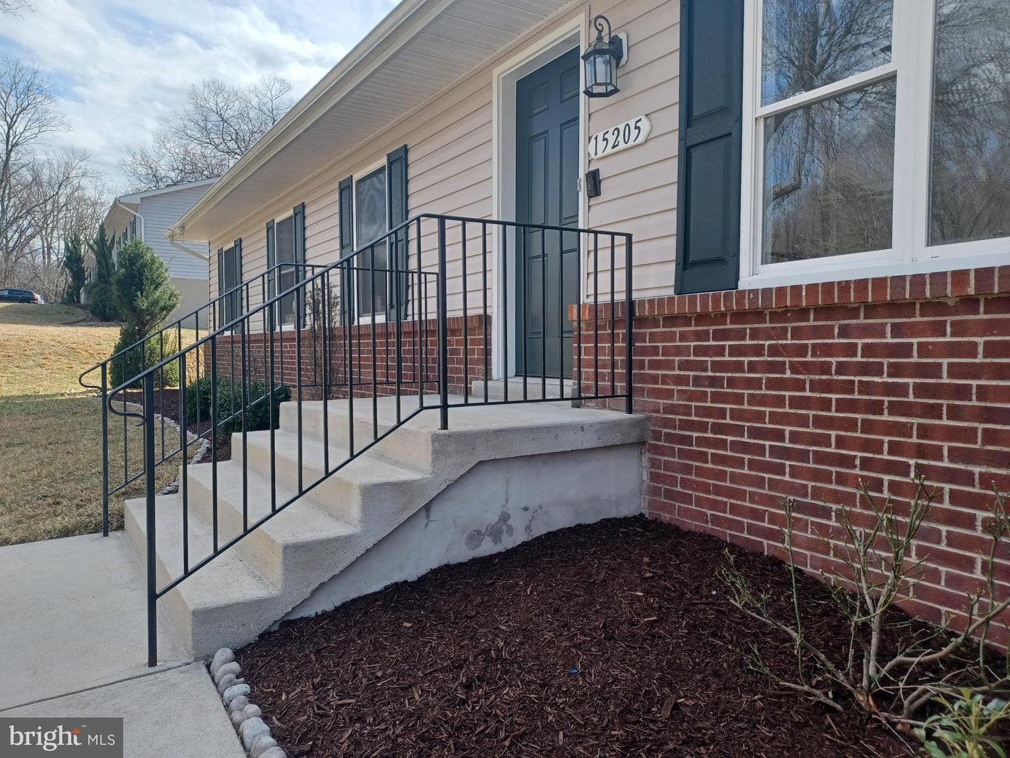 15205 Peerless Avenue photo 3