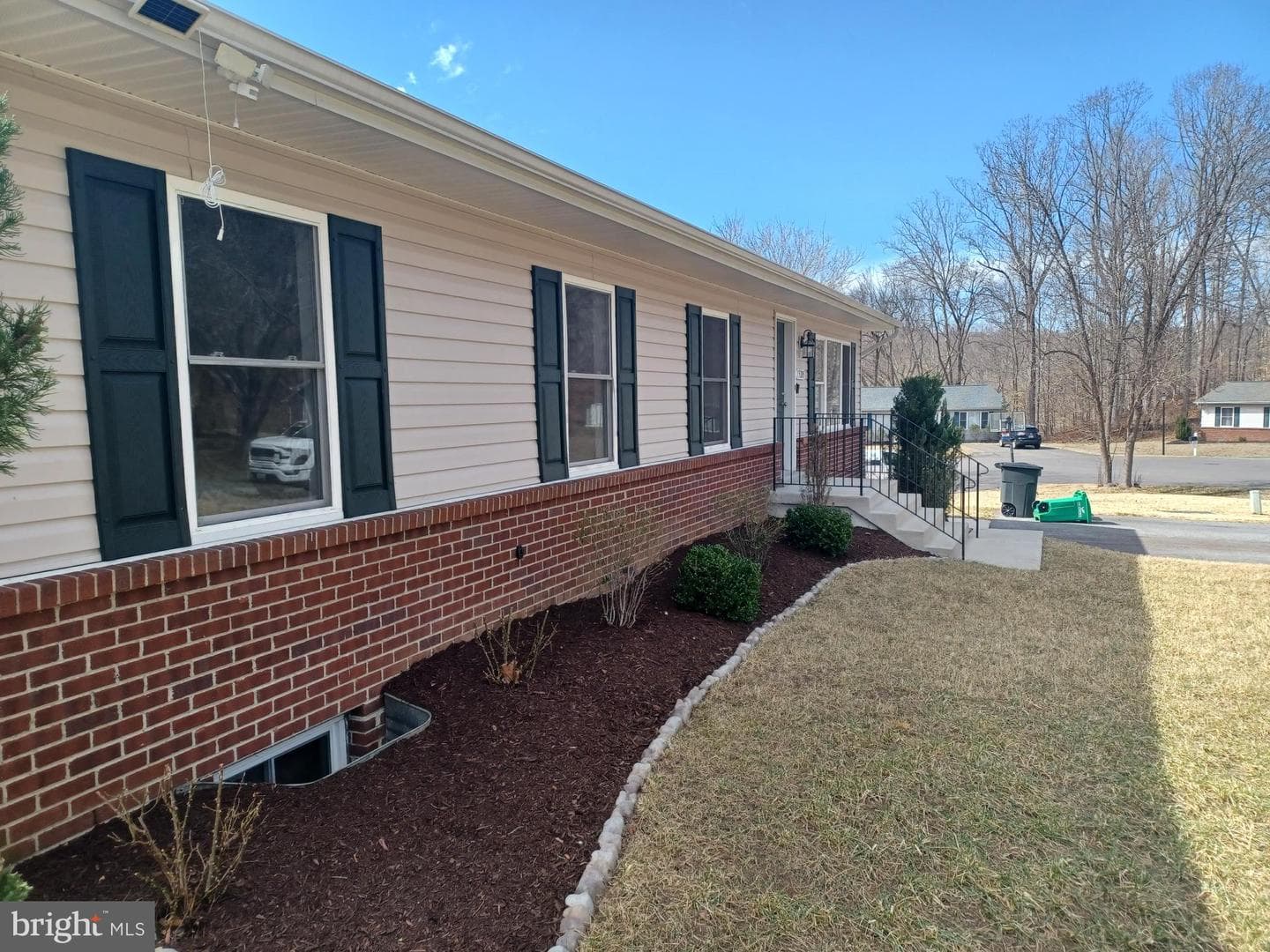 15205 Peerless Avenue photo 4