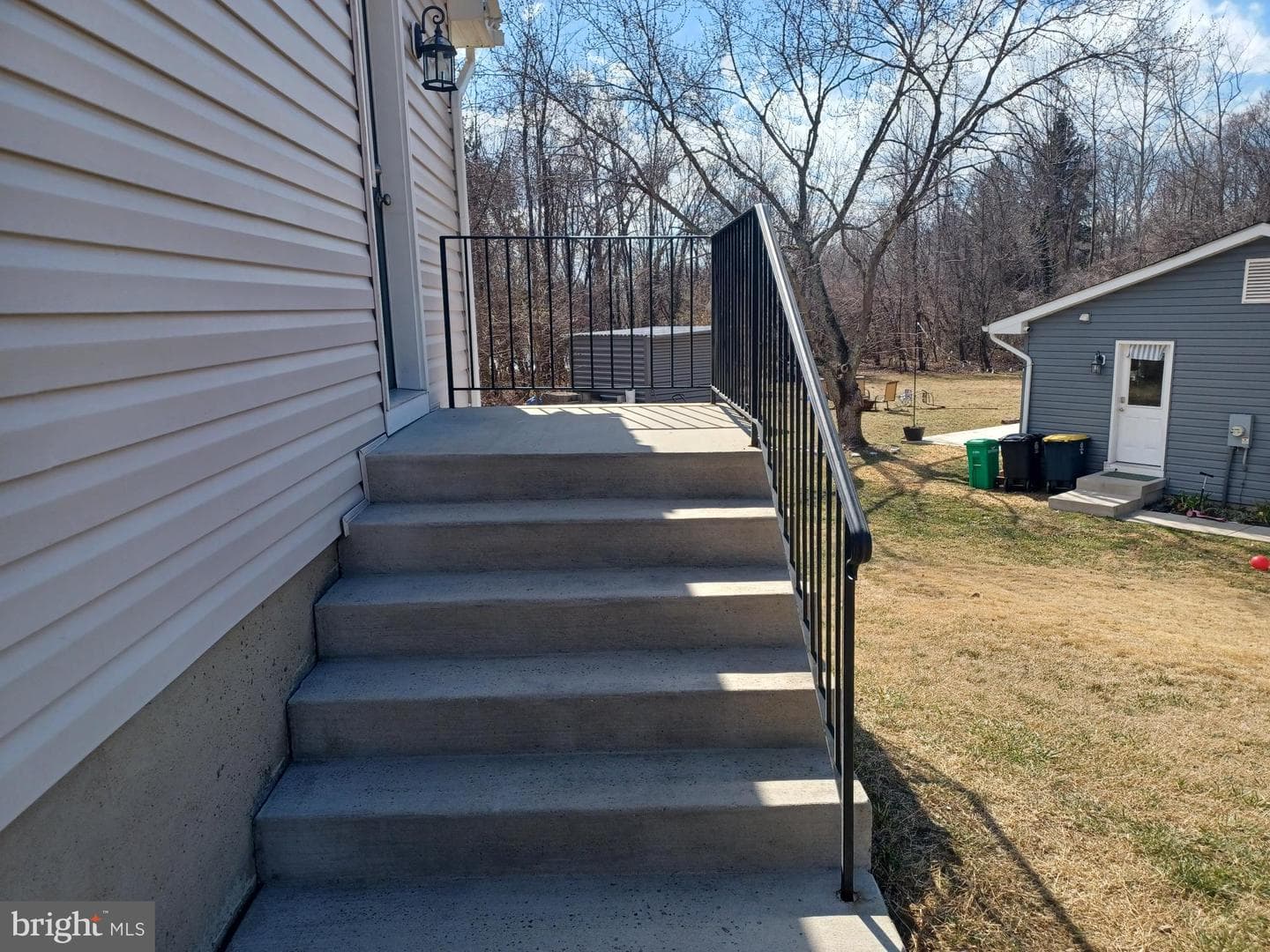 15205 Peerless Avenue photo 6