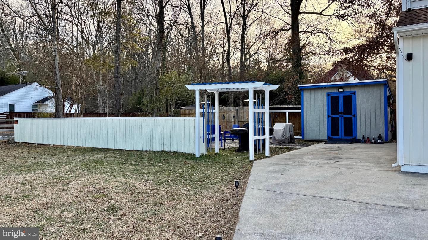 142 Farmington Road W photo 11