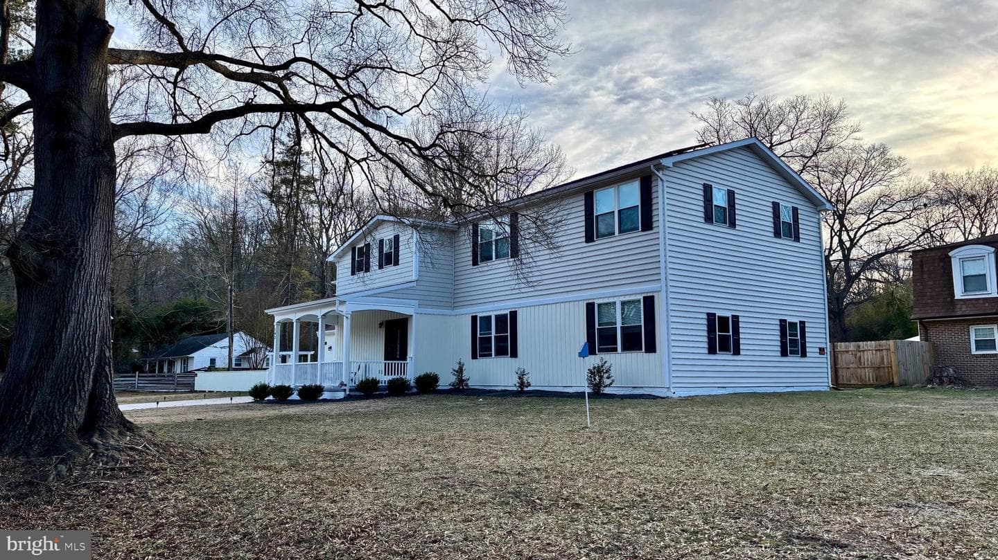 142 Farmington Road W photo 2