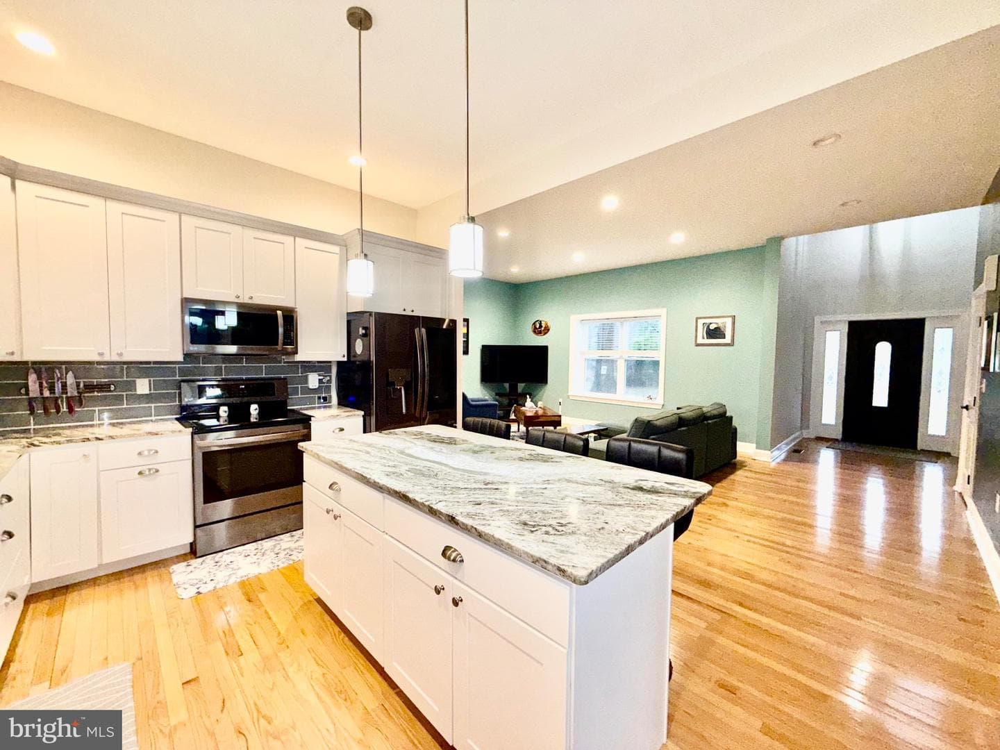 142 Farmington Road W photo 23
