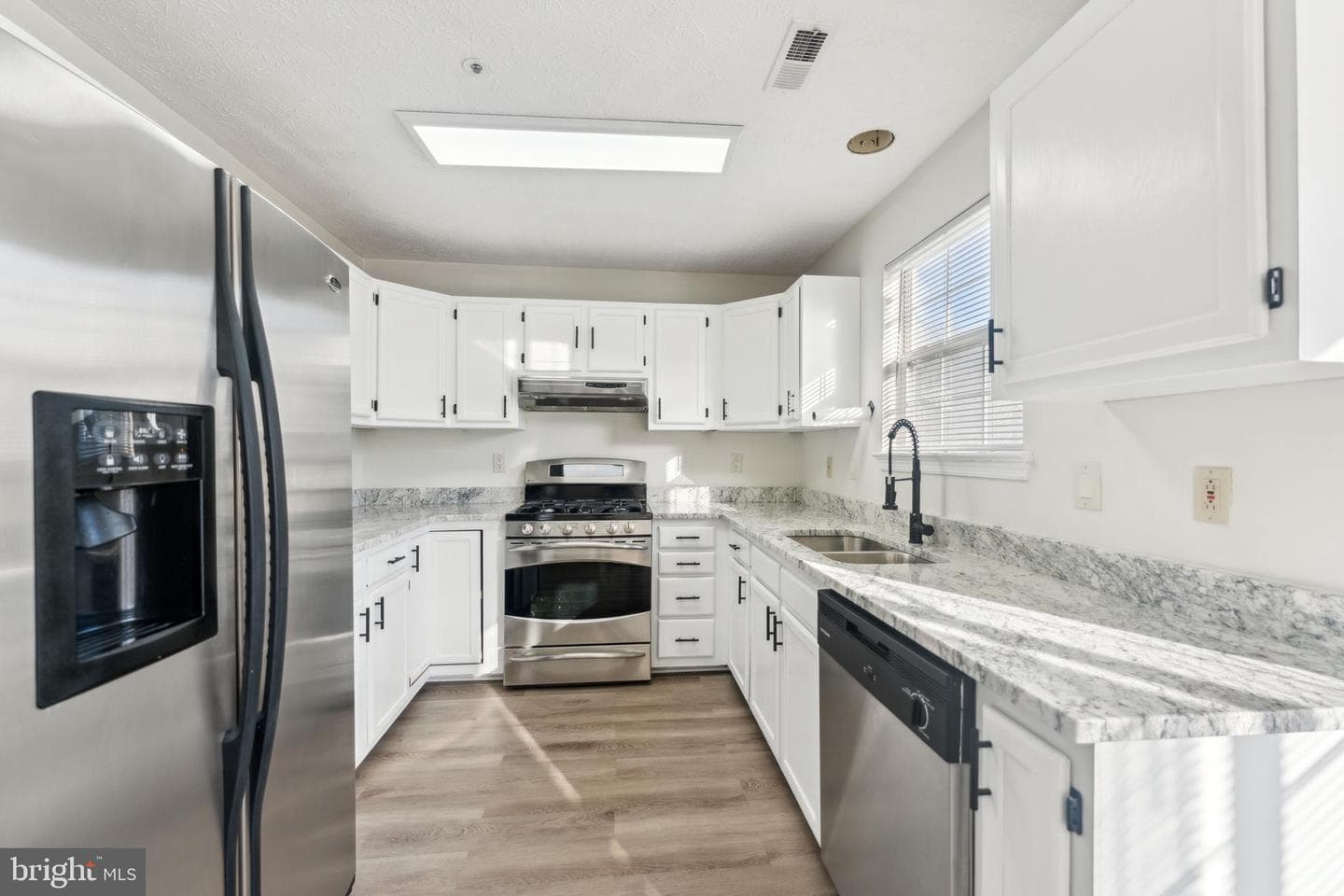 5904 Grenfell Loop photo 10
