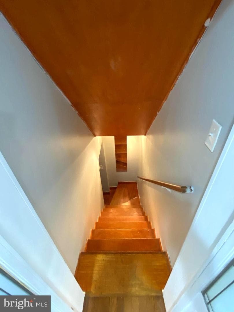 1105 Oakdale Drive photo 4