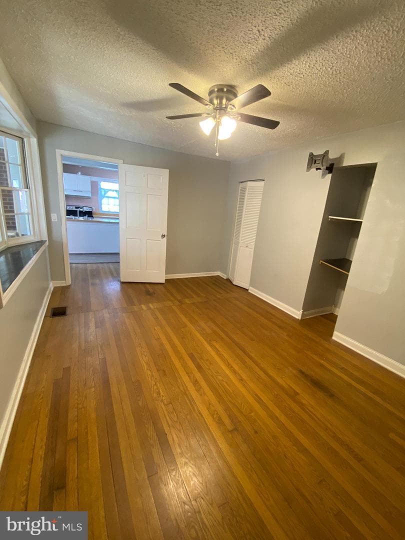 1105 Oakdale Drive photo 5