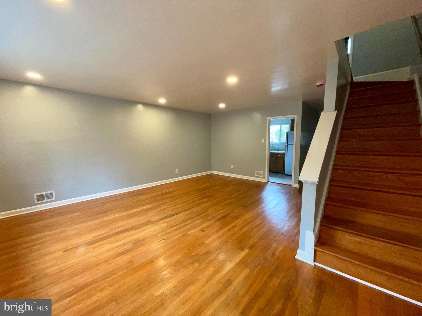 5028 Roseld Court photo 7