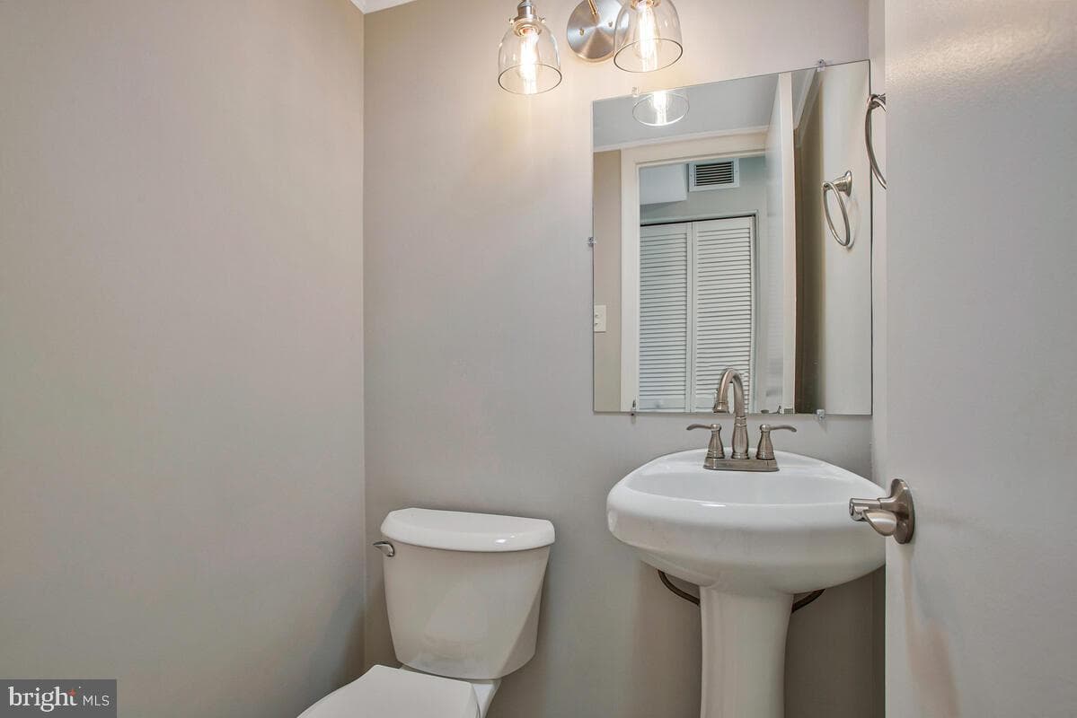 7709 Hyacinth Court photo 8